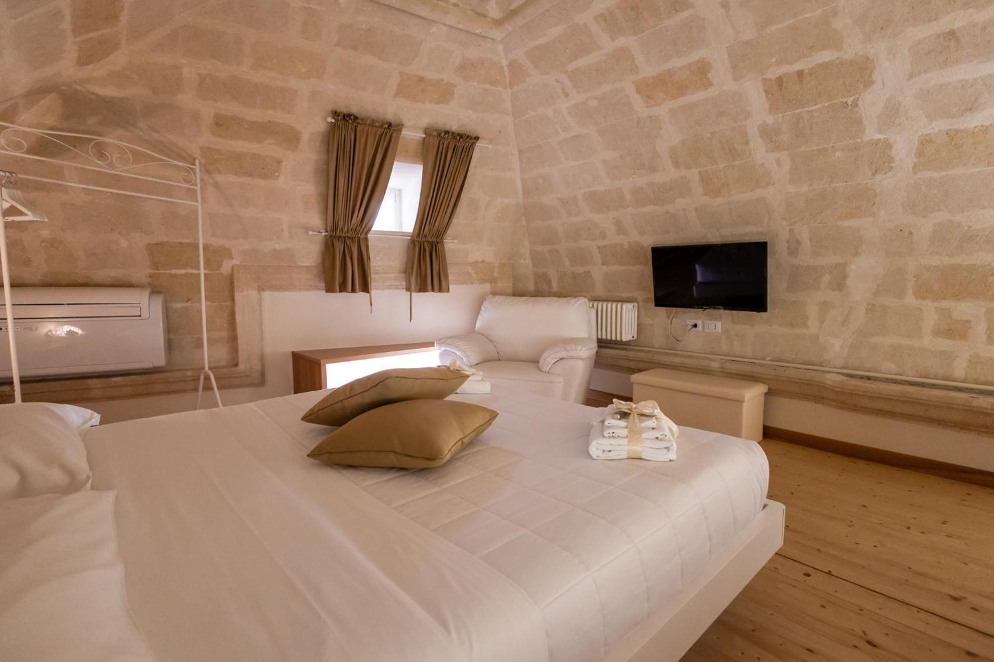 Antica Dimora Storica La Finestra Sul Campanile Villa มาเตรา ภายนอก รูปภาพ
